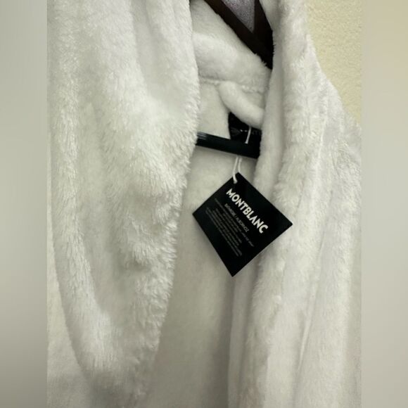 MONTBLANC ROBE  - Picture 2 of 4